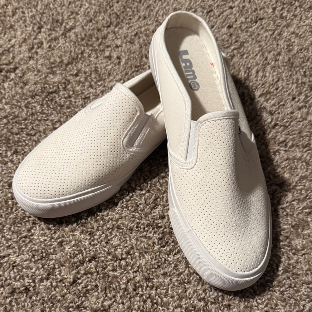 LAMO slip-on white backless tennis shoes (8) - EUC!